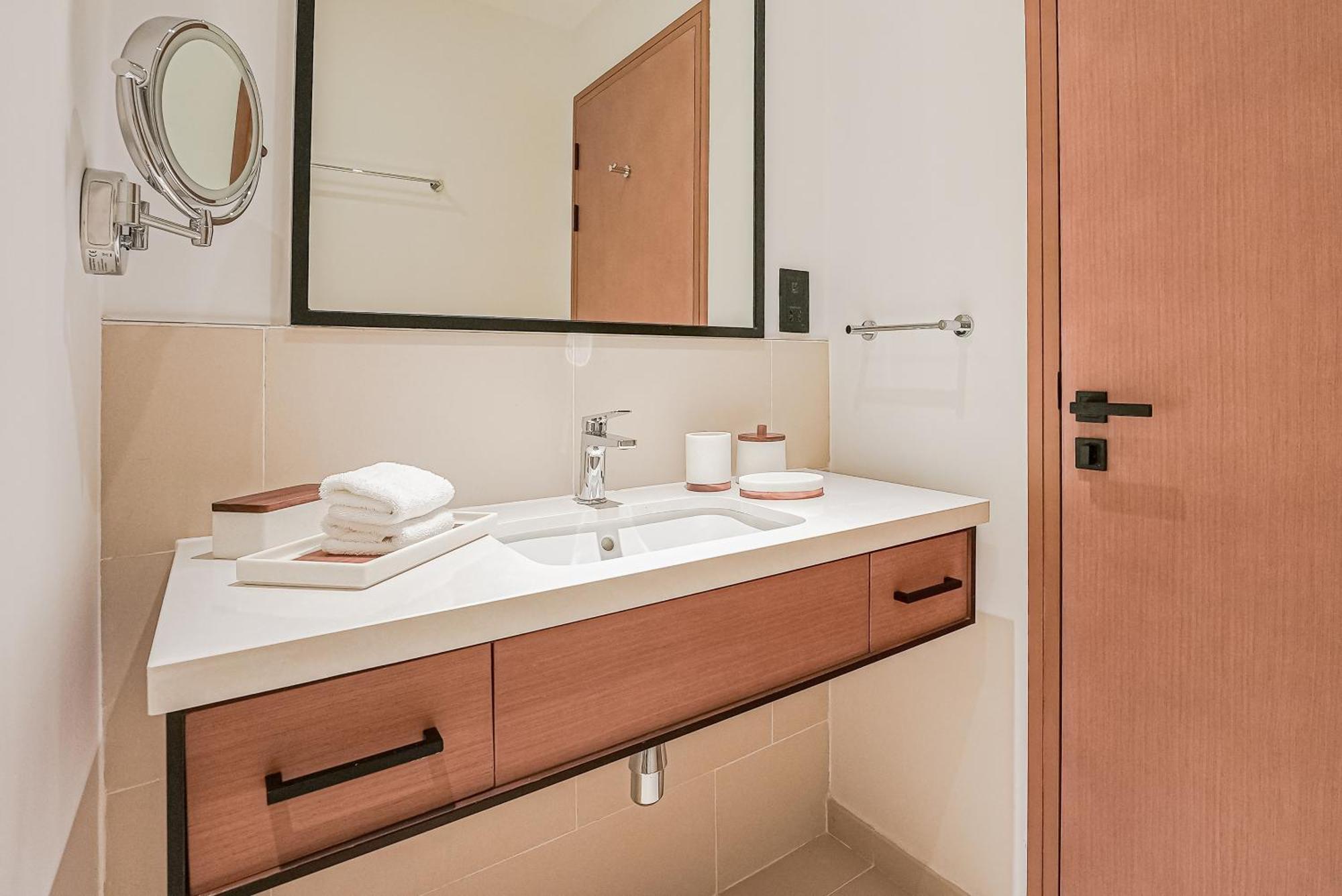 Appartement Modern 2Br High Floor Haven In Vida Dubai Marina Extérieur photo