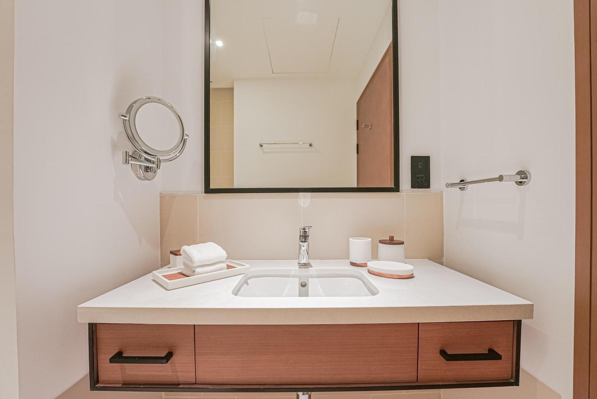Appartement Modern 2Br High Floor Haven In Vida Dubai Marina Extérieur photo